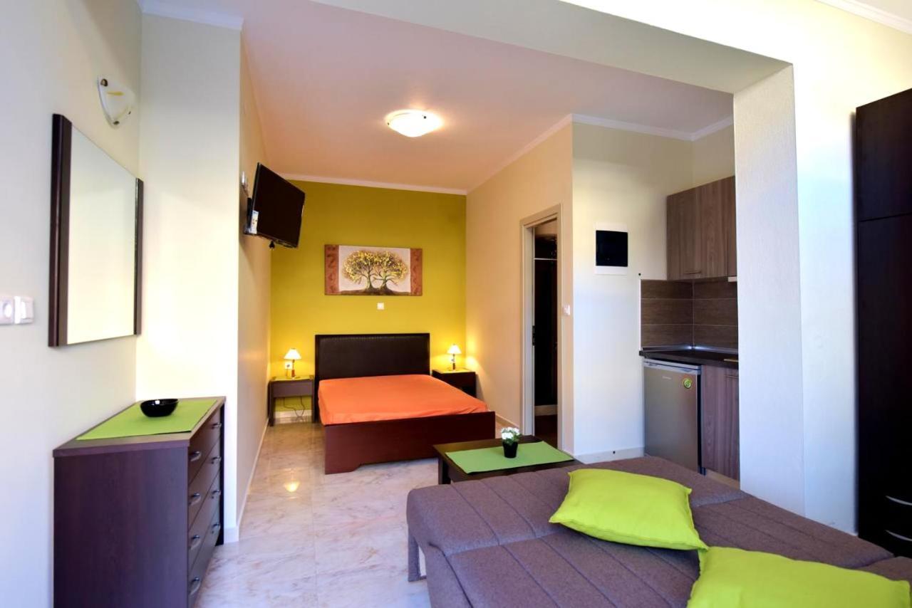 Elia Beach Modern Suites Flogita Exteriér fotografie