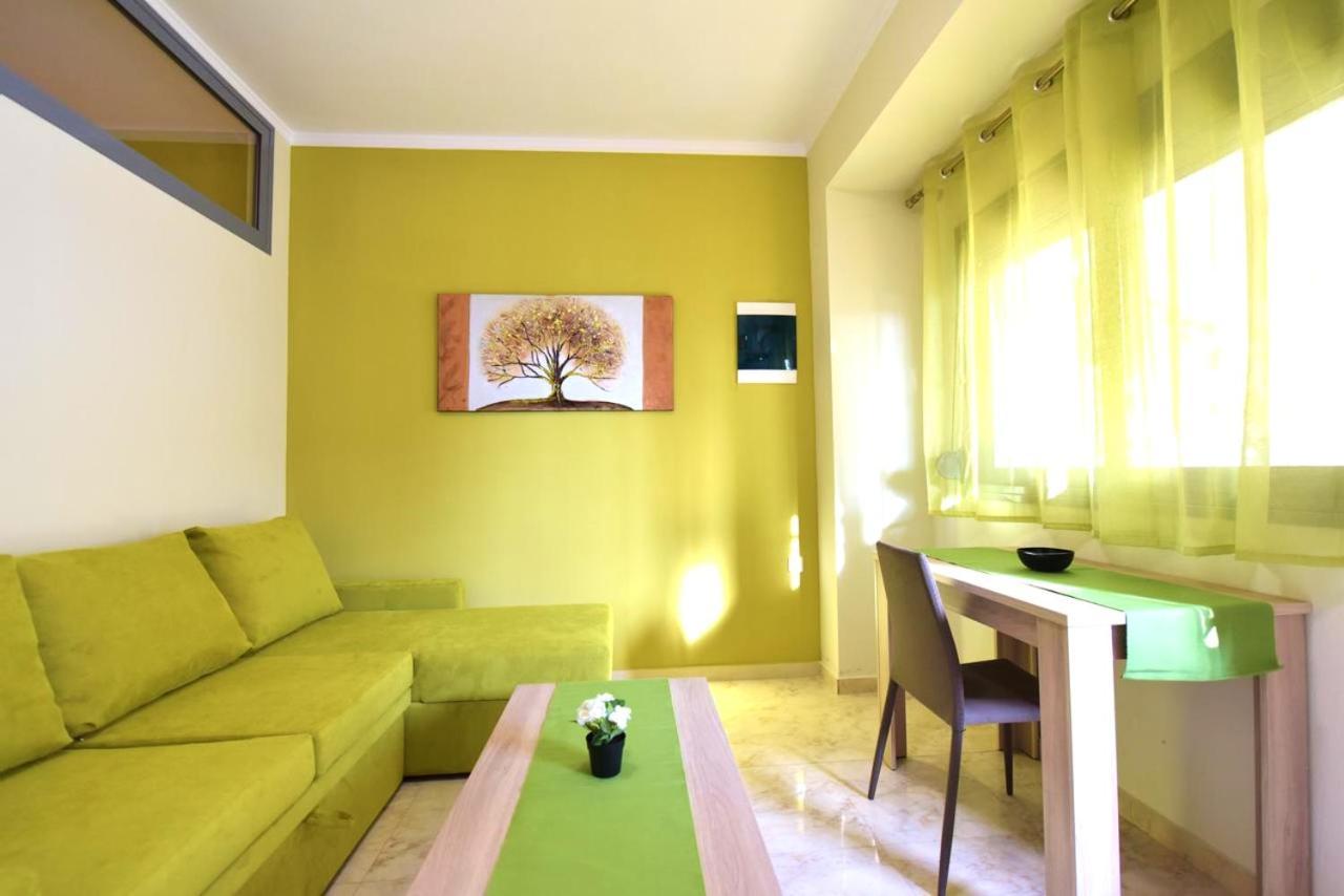 Elia Beach Modern Suites Flogita Exteriér fotografie