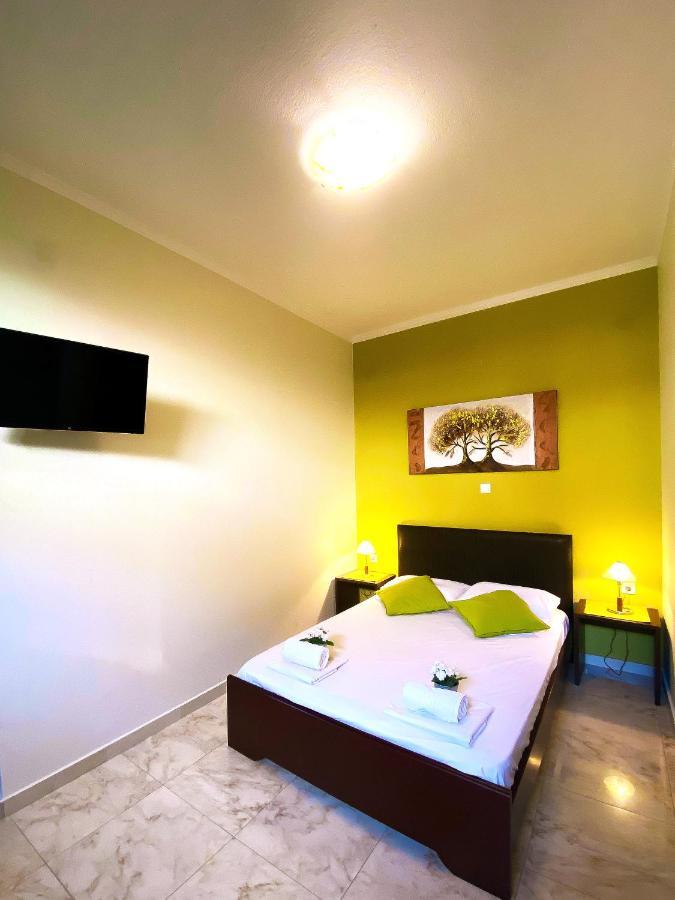 Elia Beach Modern Suites Flogita Exteriér fotografie