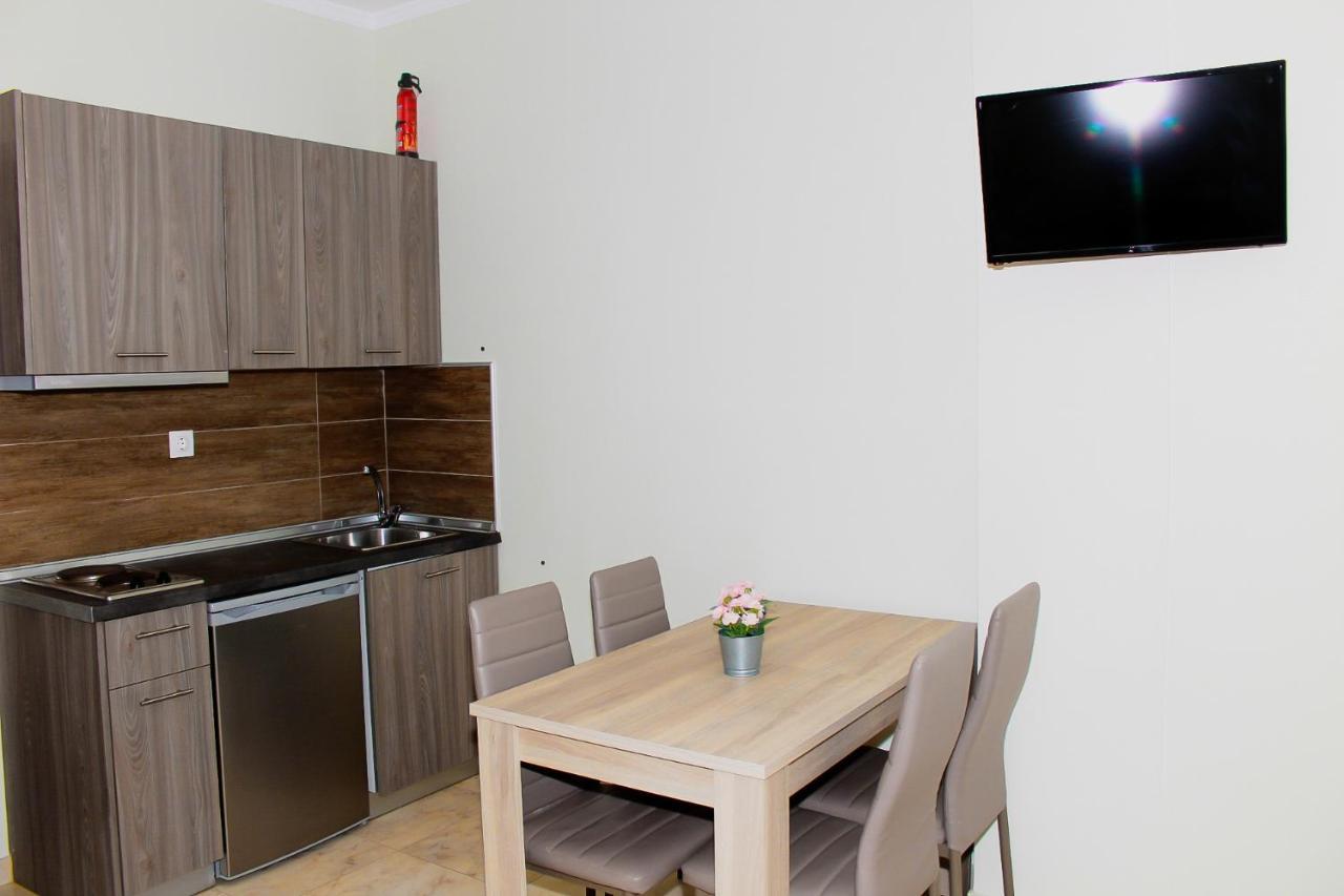 Elia Beach Modern Suites Flogita Exteriér fotografie